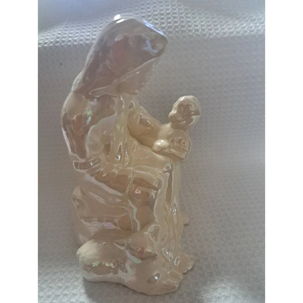 Vintage‎ Mold Holy Jesus Nativity Figurine Iridescent Pearl Ceramic